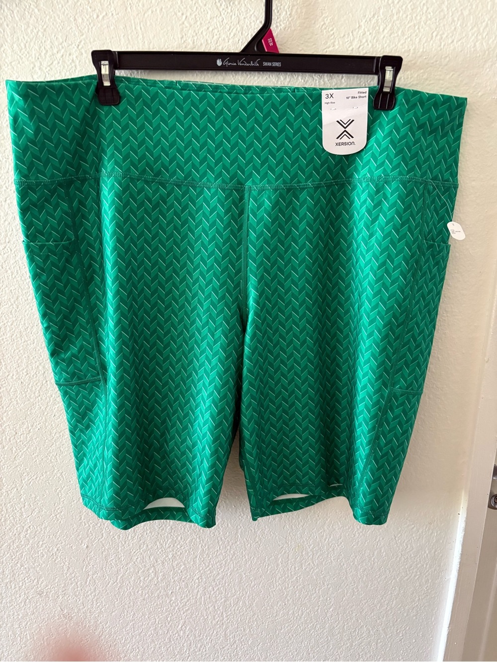 Xersion Green Chevron Bike Shorts with Side Pocket - 3X